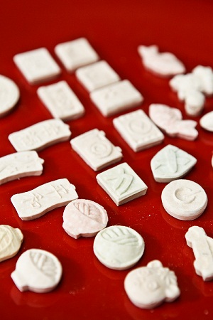 型抜きして完成した物