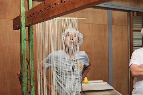 箸分け体験中のホ画伯②