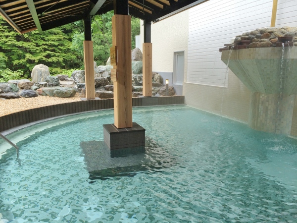 西日本最大級の露天風呂「翠明の湯」